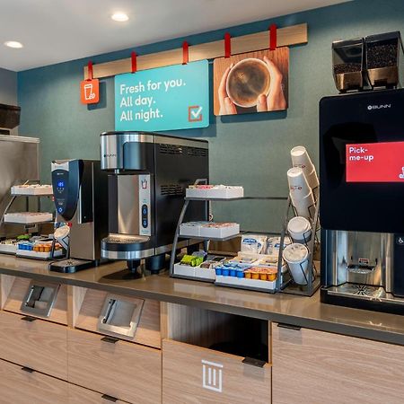 Avid Hotels Milwaukee West - Waukesha By Ihg Pewaukee Ngoại thất bức ảnh