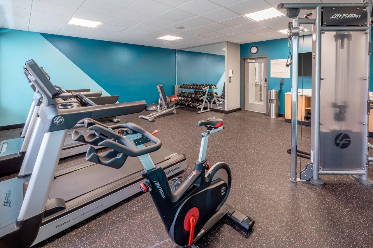 Avid Hotels Milwaukee West - Waukesha By Ihg Pewaukee Ngoại thất bức ảnh