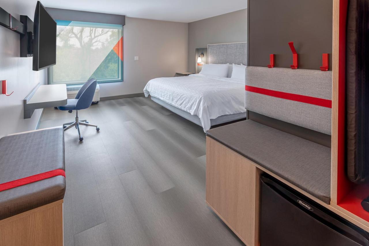 Avid Hotels Milwaukee West - Waukesha By Ihg Pewaukee Ngoại thất bức ảnh